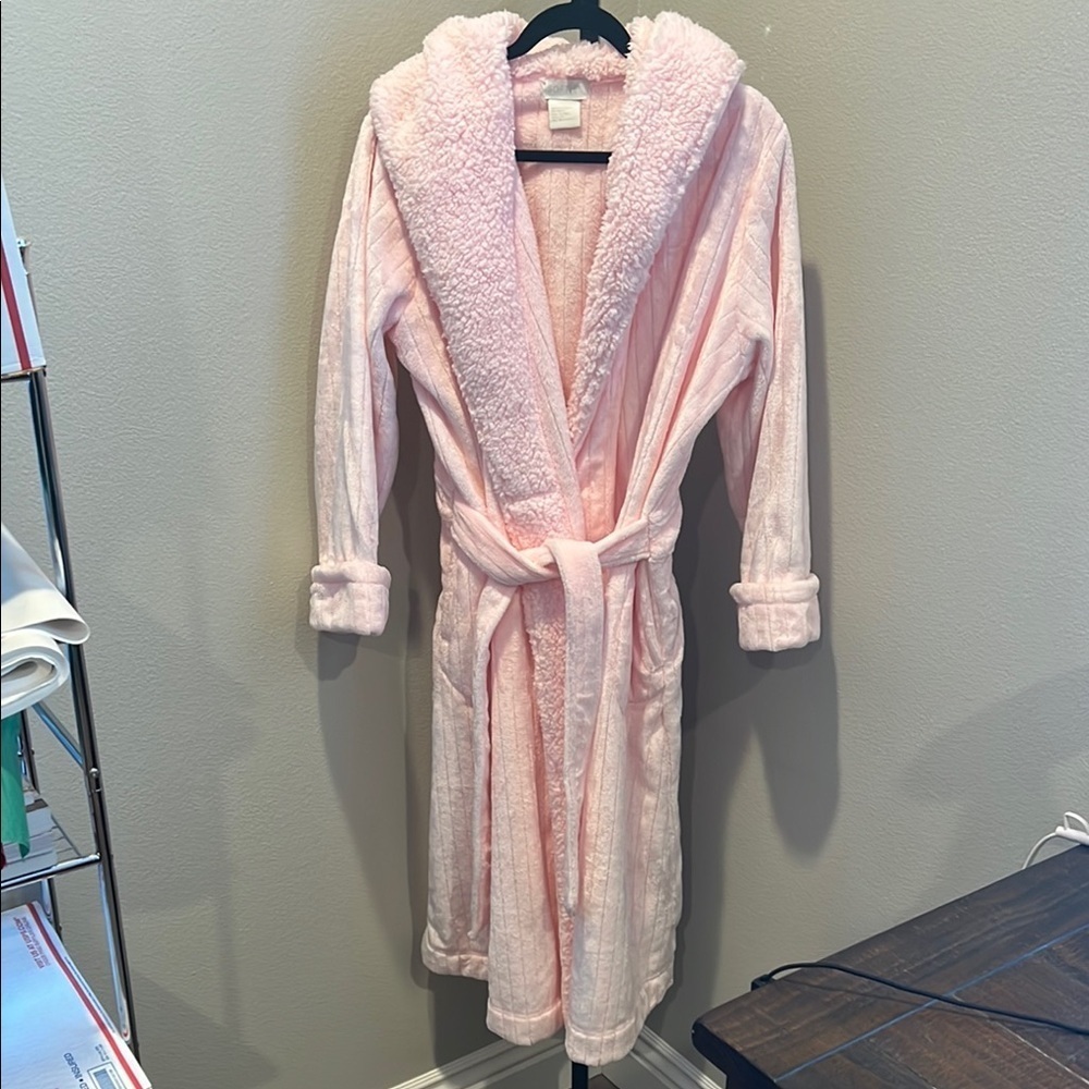 Cozy Pink Sherpa-Lined Women's Robe NWOT